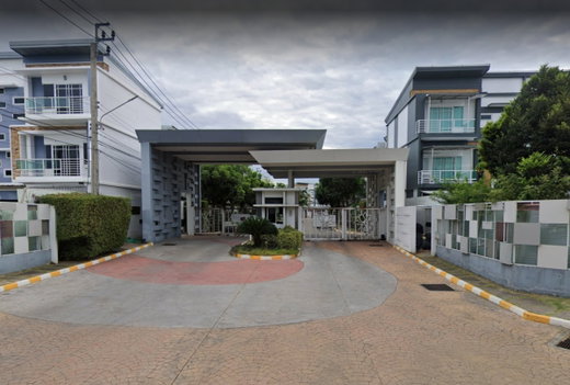 รูป Le Nextra Wongwaen-Srinakarin - รูปที่ 2/2