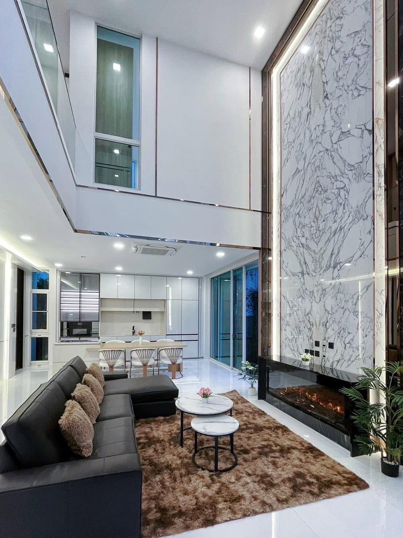 Houses for rent : LTH11791 - House FOR RENT at Vive Ekkamai-Ramintra Size 380 sqm. 71 sqw. 4 beds 5 baths Near MRT Lat Phrao ONLY 300K/Month
