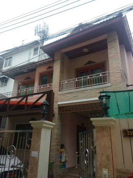 LTH11794 - House FOR SALE in Soi 83 Charoen Krung Size 168 sqm. 42 sqw. 4 beds 3 baths Near MRT Saphan Taksin ONLY 20 MB