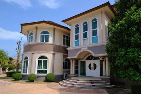 บ้านหรูหลังใหญ่ ออกแบบตามหลักฮวงจุ้ย ทำเลดีที่สุดของโครงการ ม.อยู่สบาย ชะอำ