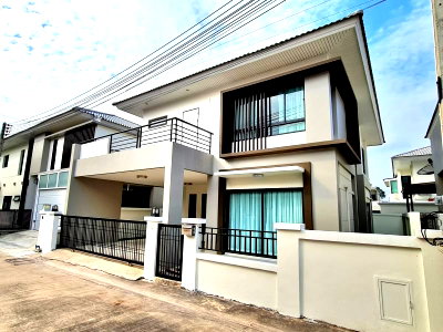 เช่าบ้านเดี่ยว ชลบุรี : บ้านเดี่ยวศรีราชาให้เช่า โครงการ มบ.เดอะคอมพลีท ศรีราชา ชลบุรี 
