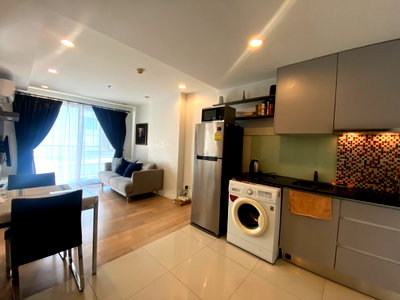 ขายคอนโด : ขาย คอนโด 15 สุขุมวิท เรสซิเด็นซ์ ( 15 Sukhumvit Residences ) ใกล้รถไฟฟ้า BTS สถานีนานา และสถานีอโศก เพียง 600 เมตรเท่านั้น