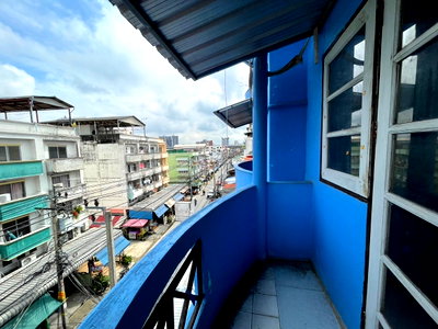 Shophouses for sale Khae Rai Station : Urgent sale: 2 commercial buildings, total area 37.3 square wah. Good price, great location.
