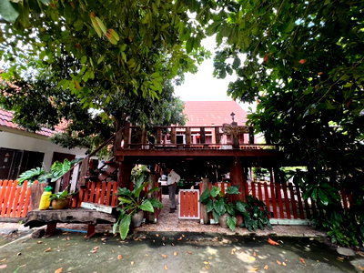 บ้านเดี่ยว เมืองระยอง ระยอง : ขายที่ดินพร้อมสิ่งปลูกสร้าง (บ้านทรงไทยประยุกต์ 2 ชั้น) บนที่ดินเนื้อที่ 1 ไร่ ถนนเขาไผ่-วัดโขด ต.ทับมา อ.เมืองระยอง จ.ระยอง