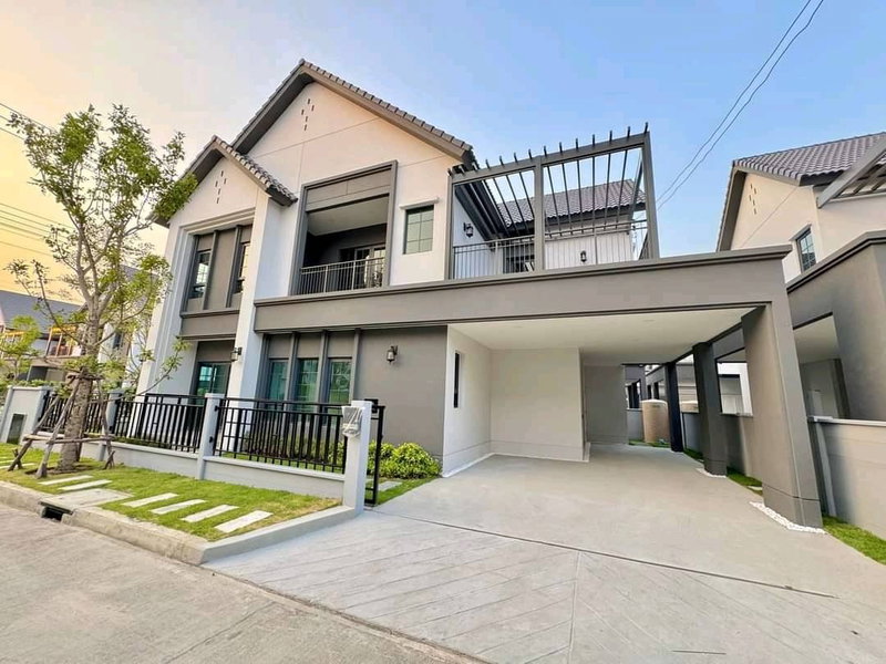 Houses for sale : 💥SL-6746💥2-story detached house for sale, Centro Bangna Village, next to Mega Bangna👉Add Line @mastercondo