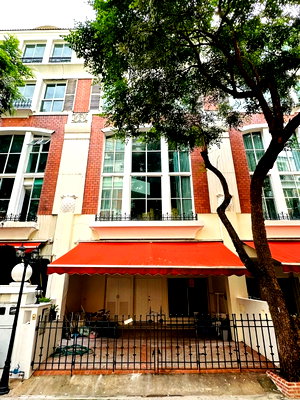 ทาวน์โฮมให้เช่า : LTH11813 - Townhouse FOR RENT at Baan Klang Krung Size 400 sqm. 100 sqw. 4 beds 6 baths Near BTS Thonglor ONLY 120K/Month