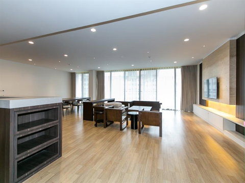 LTHC11822 - Park court Sukhumvit 77 FOR SALE Size 287 sqm. 3 beds 5 baths Near BTS Onnut Station ONLY 46 MB