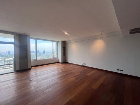 For rent All Seasons Mansion (S15-7518)