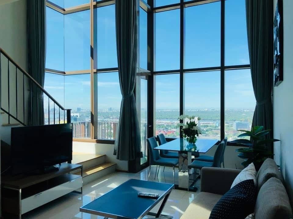 picture #R2628 For rent  The Emporio Place - 7/13