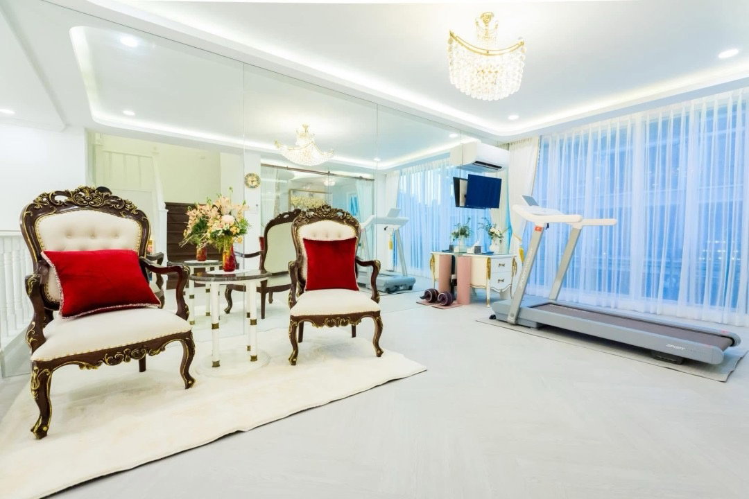 รูป ให้เช่า ทาวน์โฮม 4 ชั้น บ้านส่วนตัวตกแต่งหรู หมู่บ้าน คริสตัลวิลล์ ซอยประดิษฐ์มนูธรรม 19ใกล้เซ็นทรัล อีสต์วิลล์ ค่าเช่า 119,000 บาท/เดือน - รูปที่ 2/12