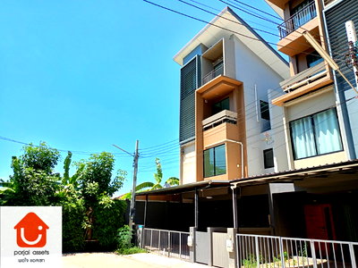 Townhouses for sale : 3.5-Storey Townhome for sale, Haus Clover Chaengwattana-Ratchaphruek