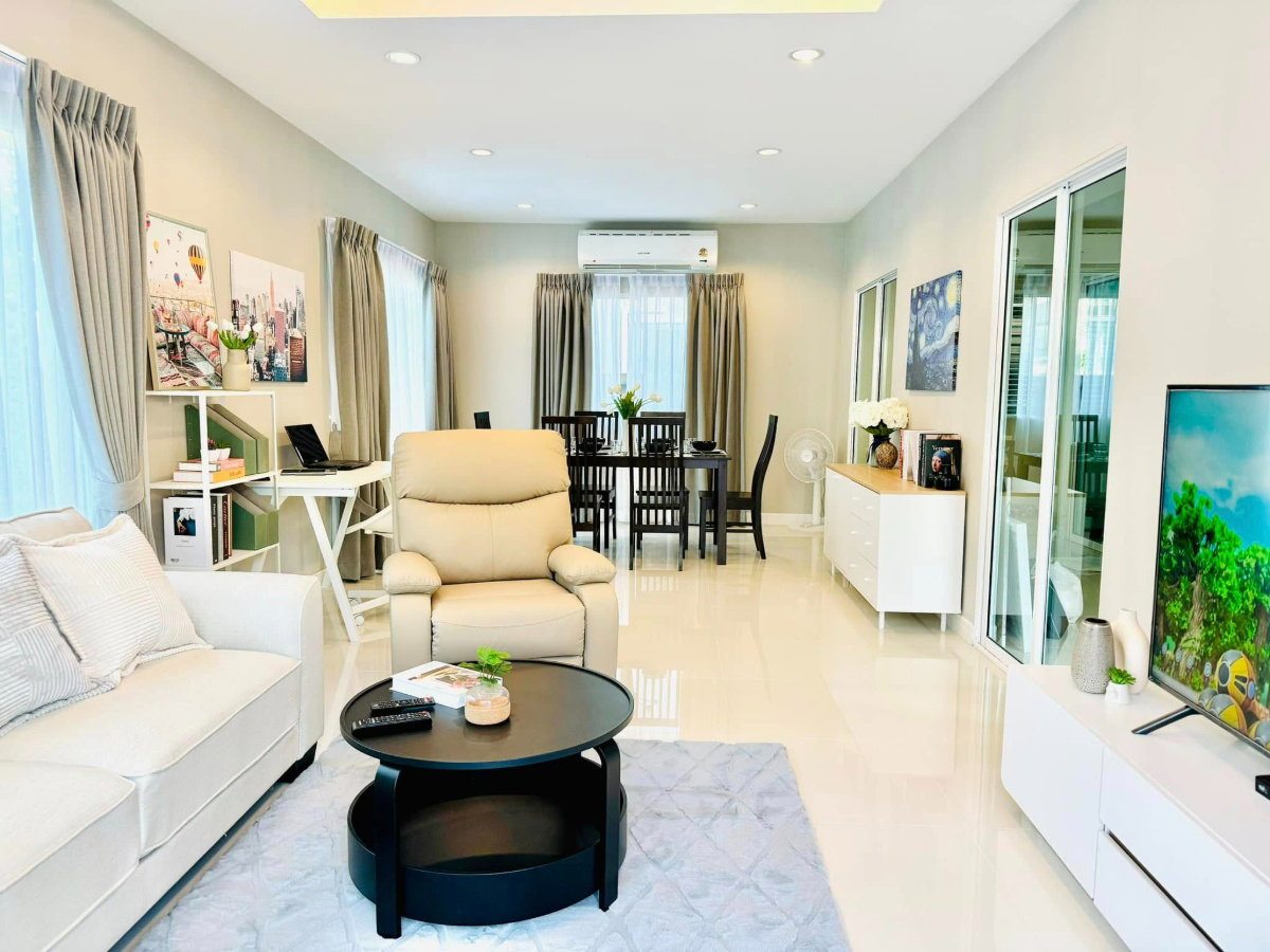 picture house for rent, corner plot, has a lawn, fully furnished, San Kamphaeng zone. (RW006016) - 24/30