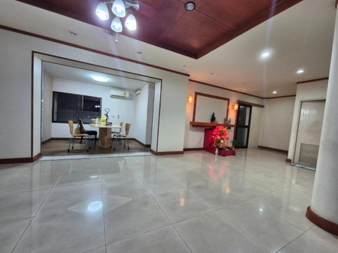 Townhome for sale 3 and a half floors Village Klang Muang 2, Soi Sahakarn Pamun Meng Chai (S03-1981)