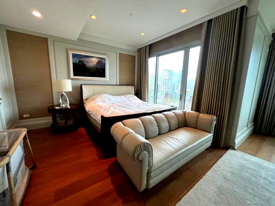 Condos for sale : LTHC11854 - 185 Rajadamri FOR SALE Size 157 sqm. 2 beds 2 baths Near MRT Ratchadamri Station ONLY 77 MB