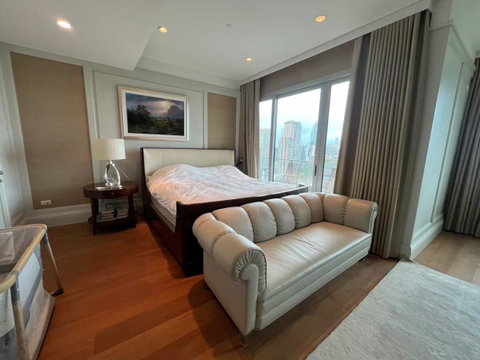 LTHC11854 - 185 Rajadamri FOR SALE Size 157 sqm. 2 beds 2 baths Near MRT Ratchadamri Station ONLY 77 MB
