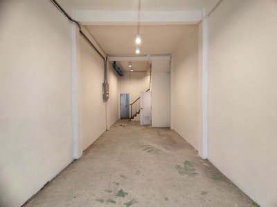 Shophouses for rent Nimibutr Stadium : 5mins walks to MRT wat mangkon with security guards and car parking Shophouse for rent in Yaowarat  4 floors 4 bedrooms, 3 bathrooms