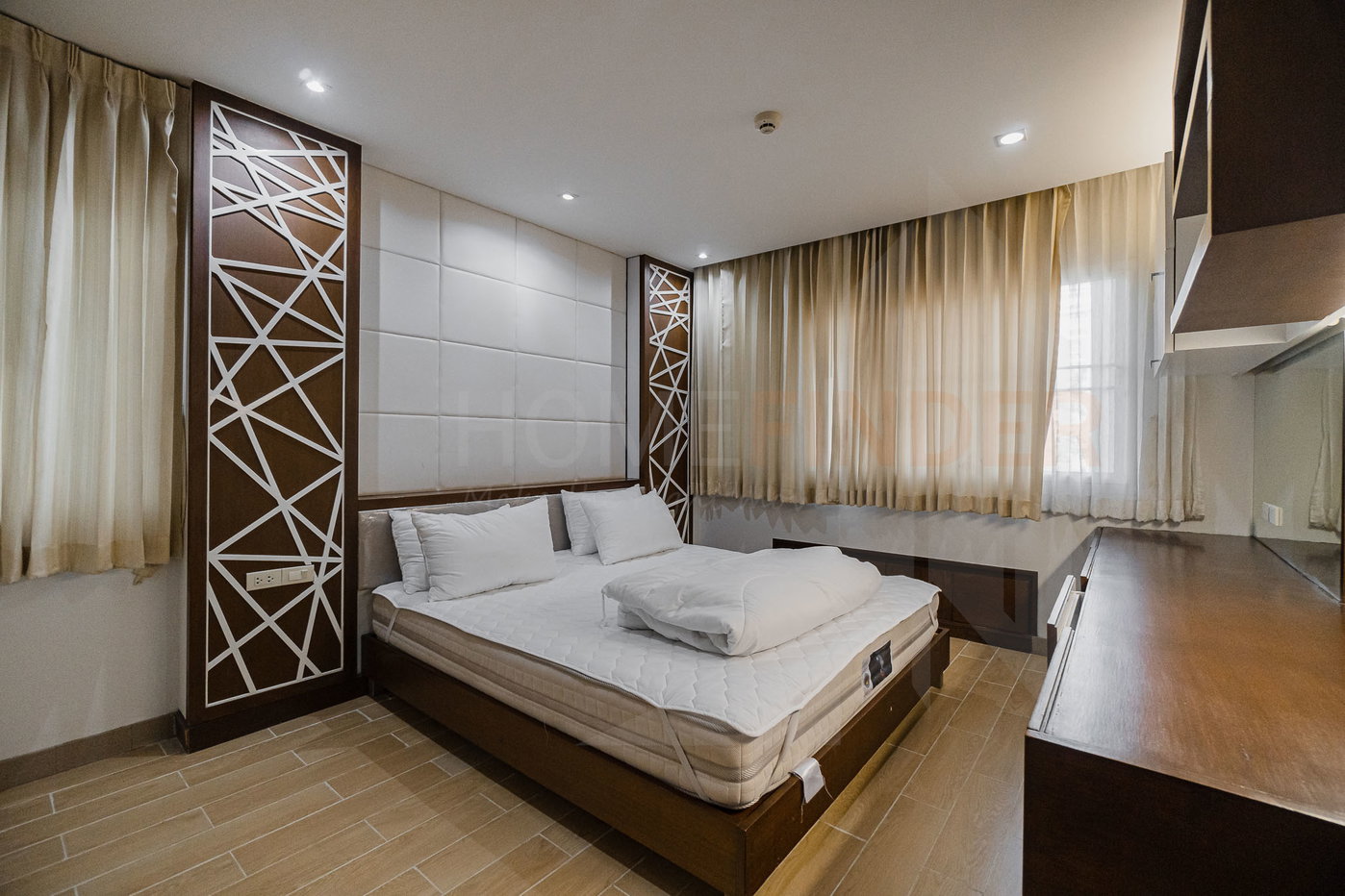 picture Charan Tower 3 bedrooms, for rent - 11/31