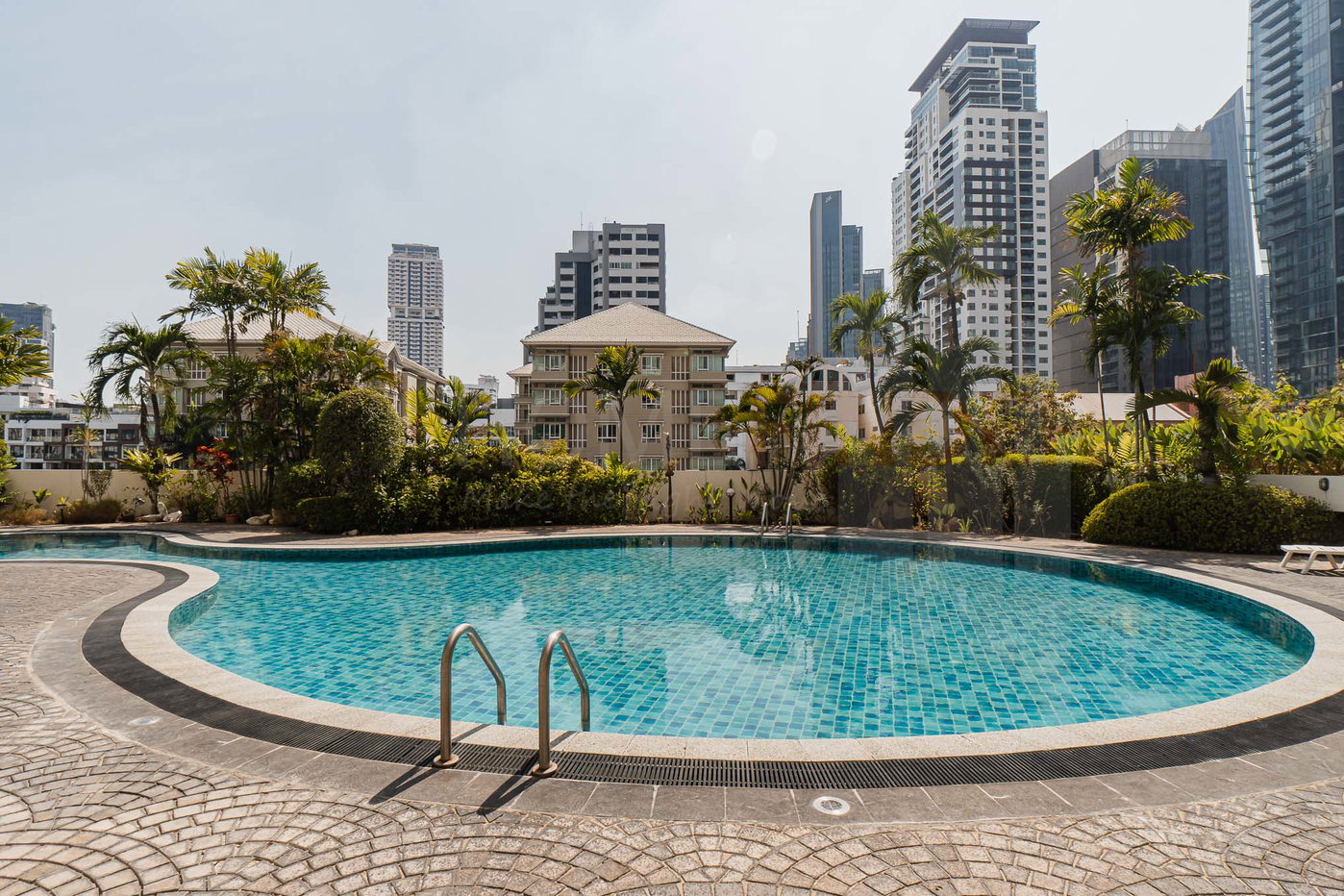 picture Charan Tower 3 bedrooms, for rent - 7/31