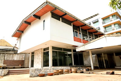 เช่าบ้านเดี่ยว ถนนเพชรบุรี กรุงเทพฯ : LTHC11880 - Single House For Rent in Thong Lor 19 Size 350 sqm. 158 sqw. 2 beds 3 baths Near BTS Thong Lor Station ONLY 120K/Month