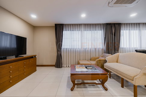 United Tower 2 bedrooms, for rent