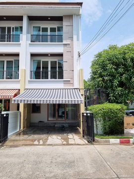 บ้านให้เช่า Baan Klang Muang s Sense Rama 9-Lat Phrao พร้อมเข้าอยู่สนใจติดต่อ Line @goodmanpro หรือ โทร 0999029192