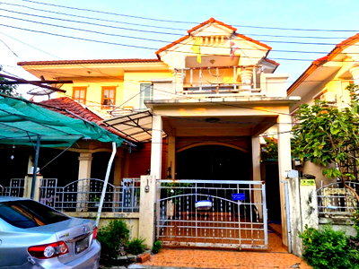 ขายบ้านเดี่ยว : ขายบ้าน หมู่บ้านบุรีรมย์ หลังมุม พื้นที่ใช้สอยกว้าง ราคาถูก