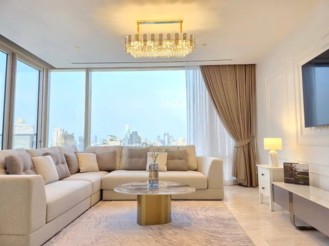 LTH11913 – Four Seasons Private Residences FOR RENT Size 117 Sq.M. 2 beds 3 baths Near BTS Saphan Taksin ONLY 300K/Month