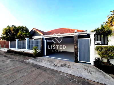 Houses for sale Khao Chi Chan : 3 Bedrooms House in Bangsaray for Sale