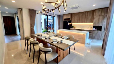 บ้านเดี่ยวให้เช่า : LTH11945 - House FOR RENT at Burasiri Krungthep Kreetha Size 300 sqm. 77 sqw. 4 beds 5 baths Near Hua Mark ONLY 280K/Month