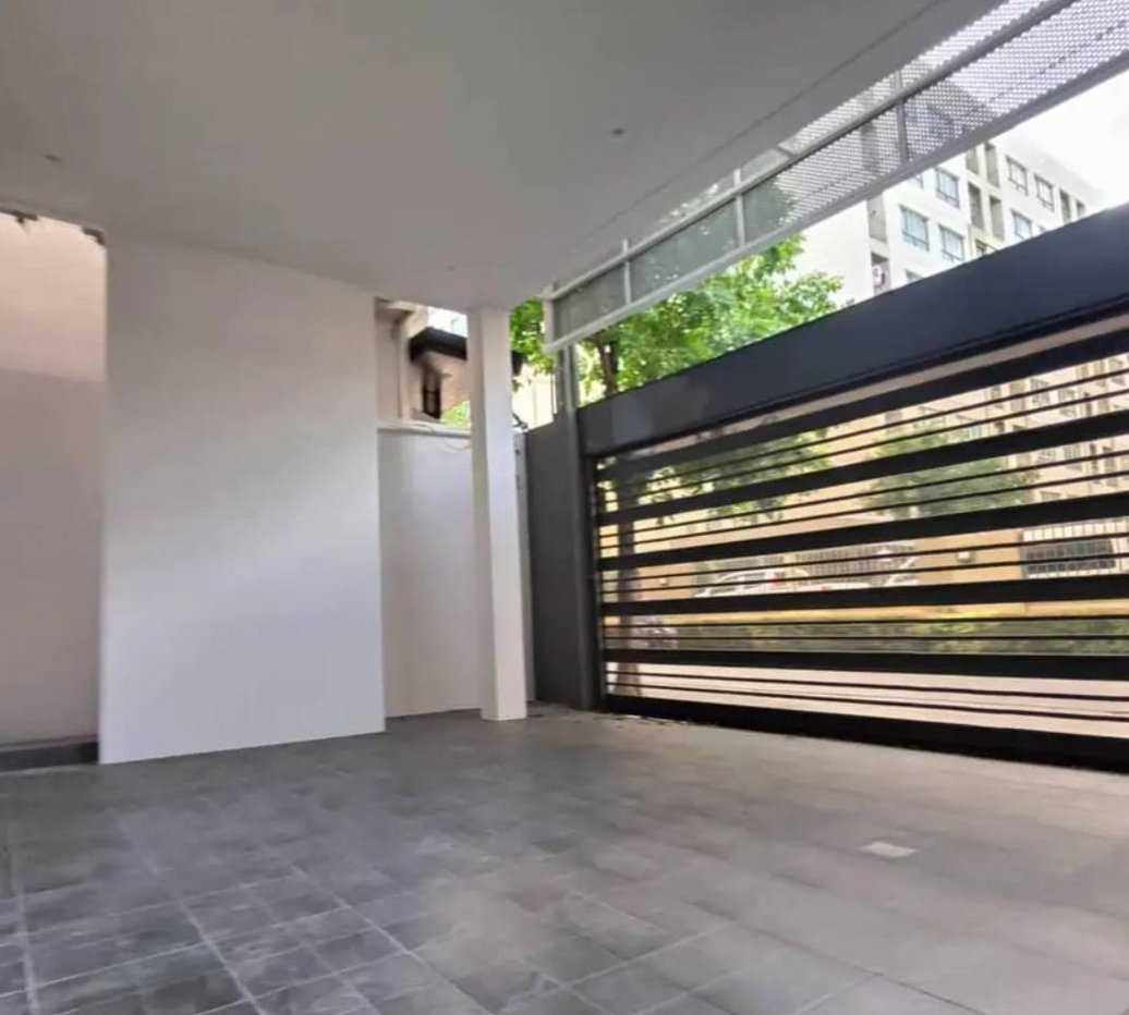picture Townhome for rent, Scenery Phattanakarn-Thonglor, with elevator, 3beds - 3/24