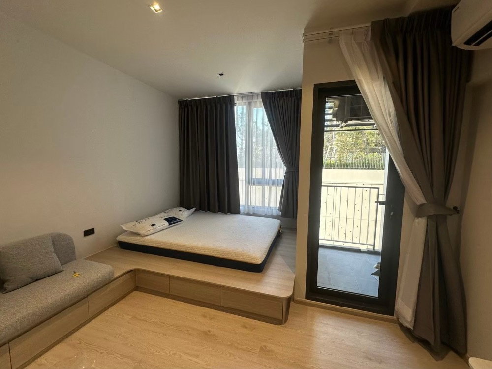 picture #S2858 For Rent Reference Sathon-Wongwian Yai - 2/9