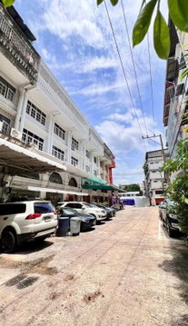 LTH11986 – Commercial building FOR SALE Soi Charoen Nakhon 10 Size 1200 Sqm. 4 rooms 4 baths Near the Golden Line BTS ONLY 26 MB