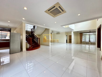 รูปภาพ Narasiri Pattanakarn - Spacious 5 Bedroom House For Rent - BR8438SH