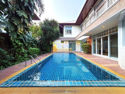 Pool Villas - 3 Bedroom House For Rent in Sathorn - BR27506SH