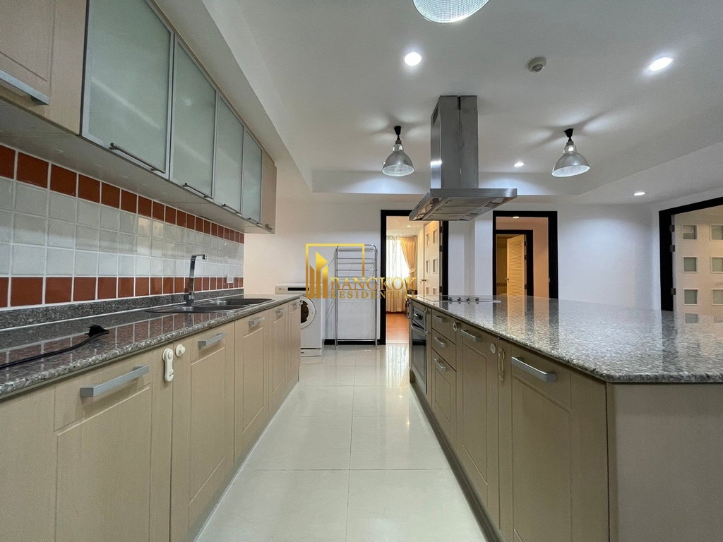 picture Royal Castle - Spacious 3 Bedroom Condo For Rent in Phrom Phong Area - BR14636CD - 10/38