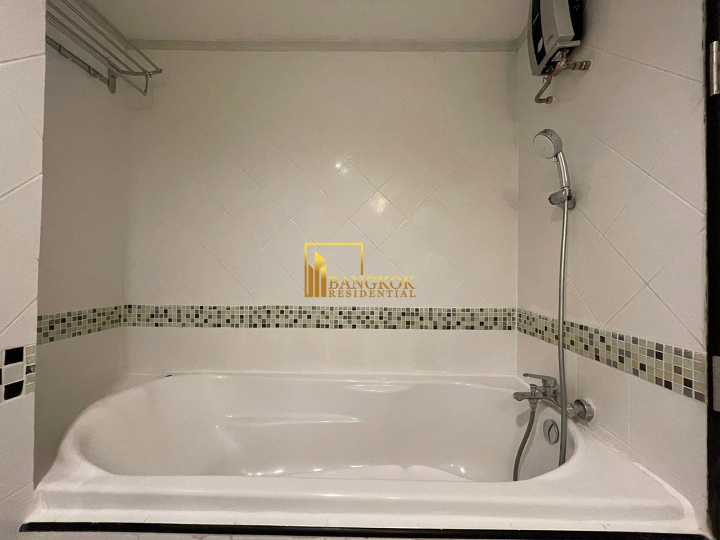 picture Royal Castle - Spacious 3 Bedroom Condo For Rent in Phrom Phong Area - BR14636CD - 19/38