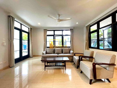 เช่าบ้านเดี่ยว ถนนเพชรบุรี กรุงเทพฯ : Sophisticated 3 Bedroom House For Rent in Nana - BR28002SH
