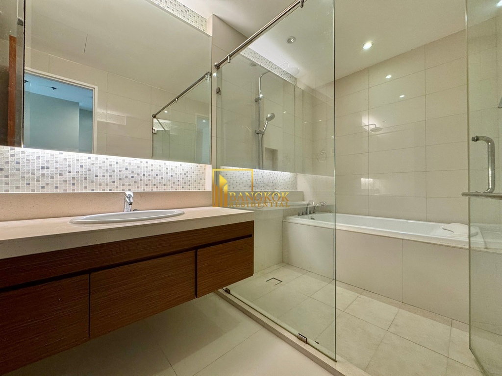รูป Bright Sukhumvit 24 - Modern 3 Bed Duplex Property in Phrom Phong - BR10310CD - รูปที่ 23/35