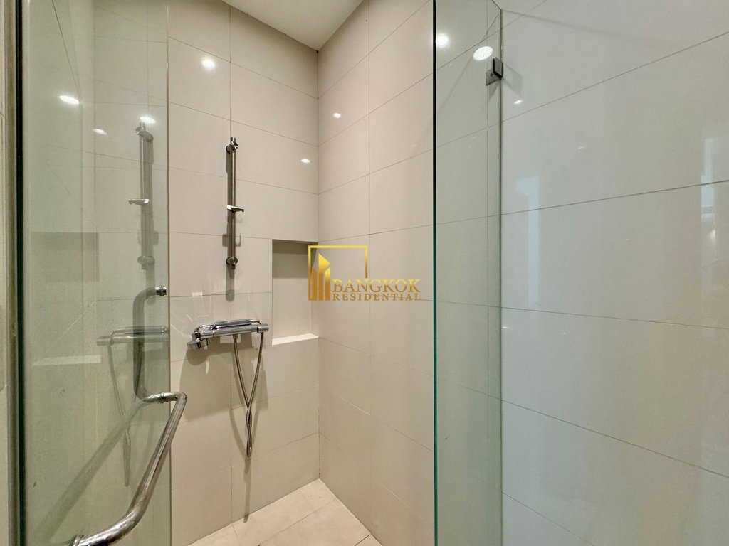 รูป Bright Sukhumvit 24 - Modern 3 Bed Duplex Property in Phrom Phong - BR10310CD - รูปที่ 18/35