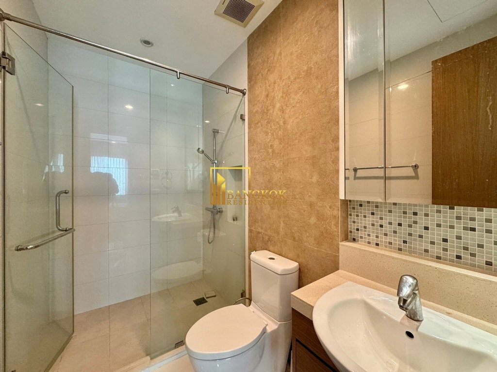 รูป Bright Sukhumvit 24 - Modern 3 Bed Duplex Property in Phrom Phong - BR10310CD - รูปที่ 13/35