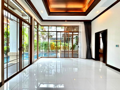 เช่าบ้านเดี่ยว เขตยานนาวา : L&H Villa Sathorn - Stunning 4 Bedroom House With Private Pool in Sathorn - BR8004SH