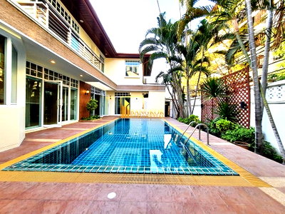 เช่าบ้านเดี่ยว วัน แบงค็อก   : Cozy 3 Bedroom House with Pool For Rent in Sathorn - BR27507SH