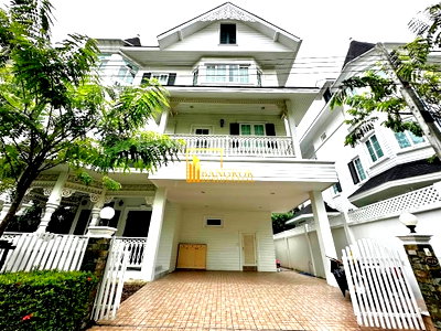 เช่าบ้านเดี่ยว ถนนสุขุมวิท : Fantasia Villa 4 - Magnificent 4 Bed House For Rent in Bang Na Compound - BR27769SH