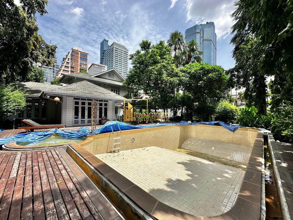 รูป  Charming 3 Bedroom House with Private Pool For Rent in Sathorn - BR28173SH - รูปที่ 42/44