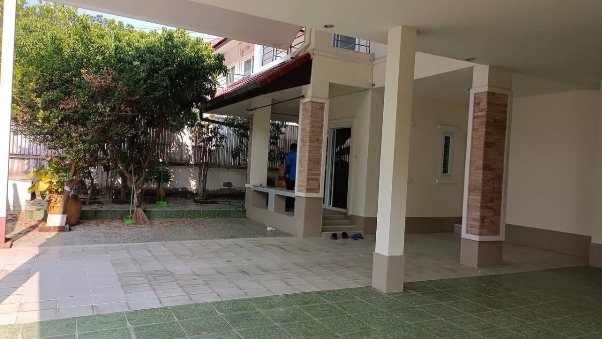 รูป ให้เช่าบ้านหลังใหญ่ ปรารถนาพลัส สันผักหวาน 6 ห้องนอน เฟอร์นิเจอร์ครบ เดือนละ 42,000 บาท - รูปที่ 2/17