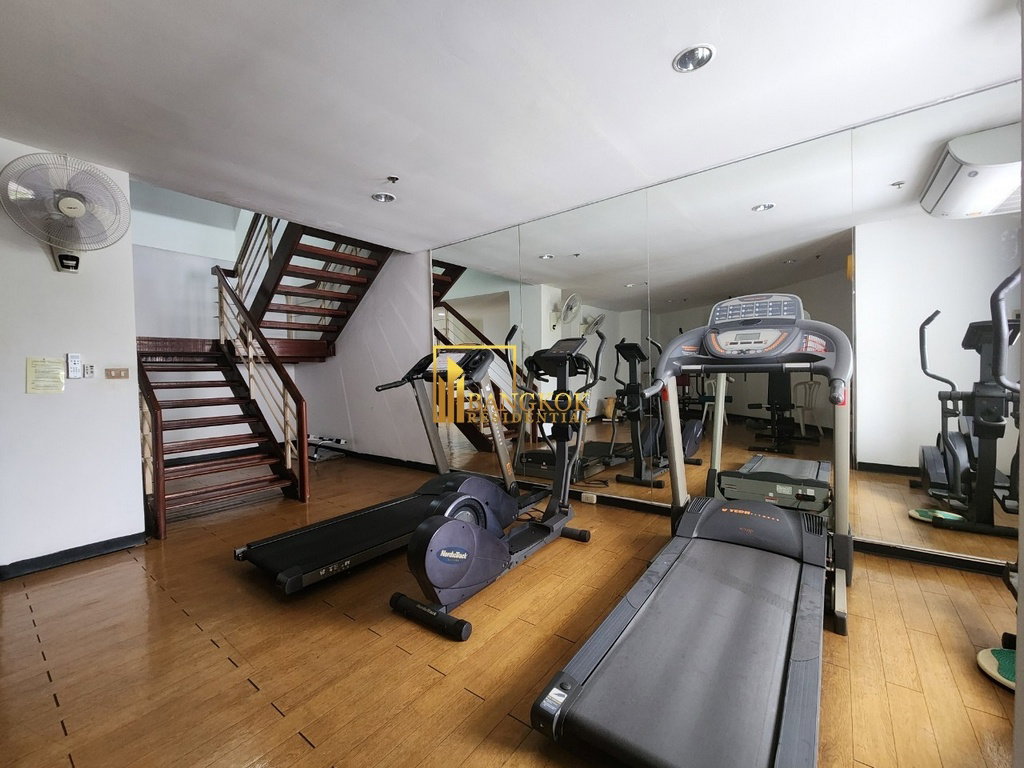 รูป Moon Tower - 6 Bedroom Triplex Penthouse in Ekkamai - BR16030CD - รูปที่ 36/42