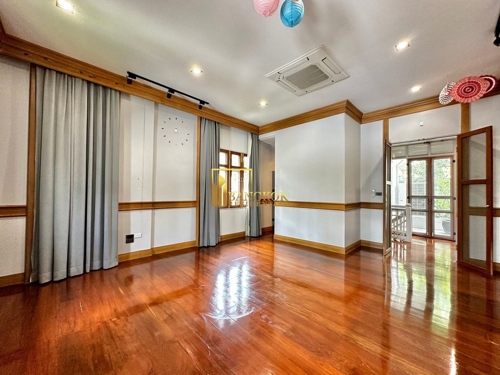 รูป  Charming 3 Bedroom House with Private Pool For Rent in Sathorn - BR28173SH - รูปที่ 22/44