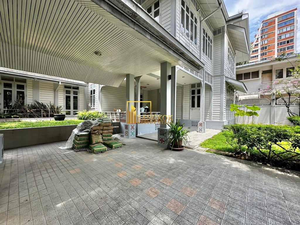 รูป  Charming 3 Bedroom House with Private Pool For Rent in Sathorn - BR28173SH - รูปที่ 38/44