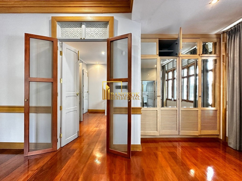 รูป  Charming 3 Bedroom House with Private Pool For Rent in Sathorn - BR28173SH - รูปที่ 32/44