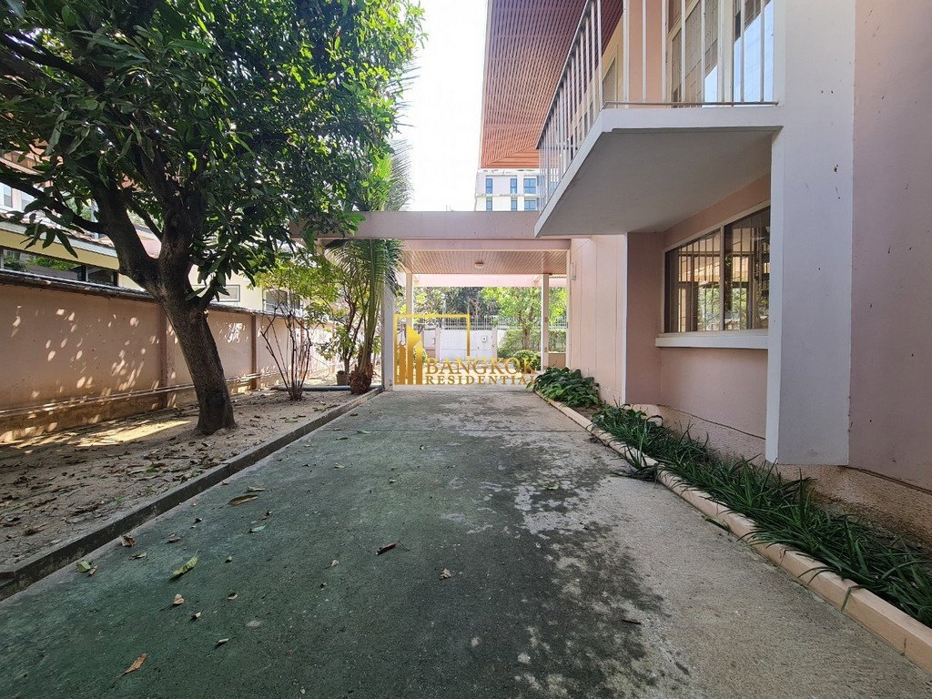 รูป Charming 3 Bed Detached House For Rent in Nana - BR8249SH - รูปที่ 4/27